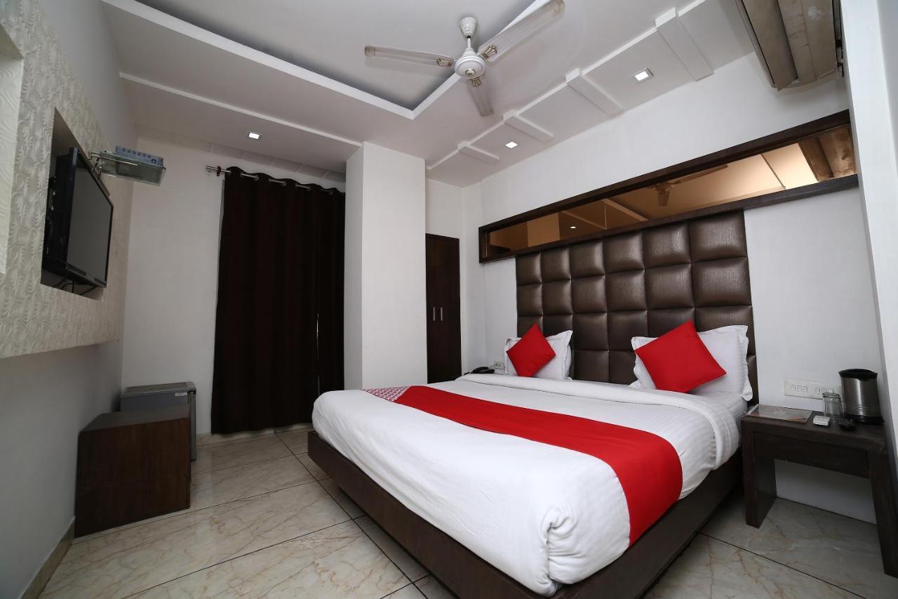 Oyo 11150 Hotel Jmd Rooms Нью-Дели Экстерьер фото